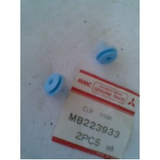 MB223933 MITSUBISHI KAPI DÖŞEME KLİPS